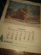 Kallenderblad fra DESEMBER 1958 Pent i glass og ramme til noen som har f&oslash;dselsdag denne m&aring;made Set en ring rundt dato og gi det som et minne Fra A lotteriet 1953