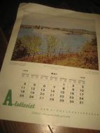 Kallenderblad fra MAI 1958 Pent i glass og ramme til noen som har f&oslash;dselsdag denne m&aring;made Set en ring rundt dato og gi det som et minne Fra A lotteriet 1953