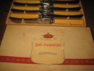 Sett med 6 stk rustfrie kniver fra Geilo Knivfabrikk, 50-60 tallet.