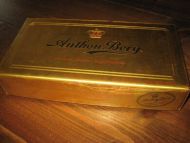 Eske uten innhold ANTON BERG ca 26 *13 cm stor 5 cm høg Pen eske