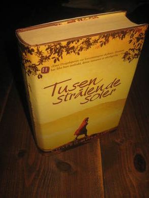 HOSSEINI KHALED: TUSEN STRÅLENDE SOLER 2008