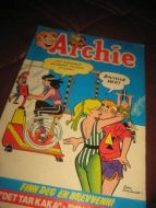 1989,nr 005, ARCHIE. Helsides bilde av RON LOWE på baksida.