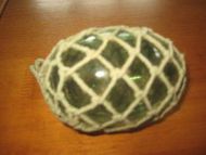 Gammel kavlkule brukt ved garnfiske i eldre tider Dette er den tykke kula som er sjelden Lys grønn meget pen seis Dette er kule nr 16