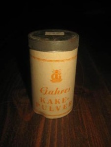 Pappboks med ubrukt innhold, Gahres KAKEPULVER, 50-60 tallet.