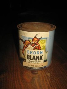 Uåpna boks med innhold, EKORN BLANK Emaljelakk, 1/4 liter, Bondeblå II, 60 tallet.