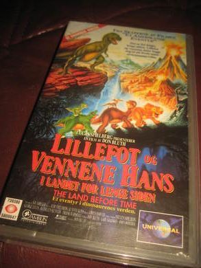 LILLEFOT OG VENNENE HANS LANDET FOR LENGE SIDEN VHS 1988