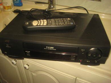 JVC VHS spiller med fjernkontroll Modell NO HR J260EU