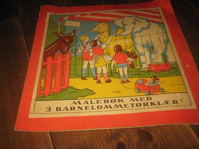 MALEBOK MED 3 BARNELOMMETØRKLER 40 tallet