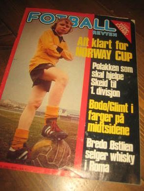 1977 nr 029-30 FOTBALL REVYEN