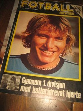 1977 nr 032 FOTBALL REVYEN