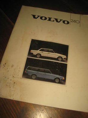 VOLVO 240 1985