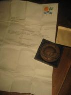 Medalje VINLAND REVISITED med tilhørende brev inderteikna av Ragnar Thorseth 1991