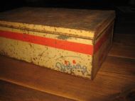 Stor blikkeske NIDAR MARGARIN ca 35*17 cm stor 13 cm høg Fra Margarinfabrikken Viking Birkelandsosen pr Bergen 40-50 tallet