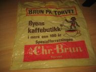 Nostalgisk plastnett fra 80-90 tallet noe for din samling? Brun p&aring; Torvet Kaffebutikk Sjelden !!