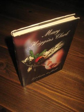 CLARK MARY HIGGINS: ET BARN ER F&Oslash;DT 1999