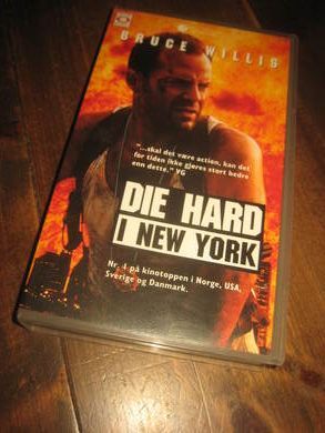 BRUCE WILLIS: DIE HARD I NEW YORK 1994
