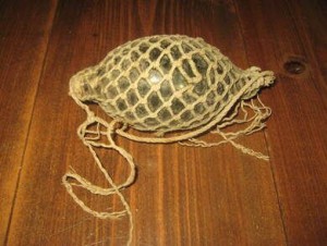 Meget gammel kavlkule med tupp i begge ender brukt ved garnfiske i gamle dager Denne er nok fra tidleg 1900 Sjelden!!