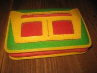 Meget pent penalhus i plast 60-70 tallet ?