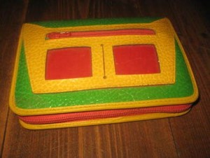 Meget pent penalhus i plast 60-70 tallet ?