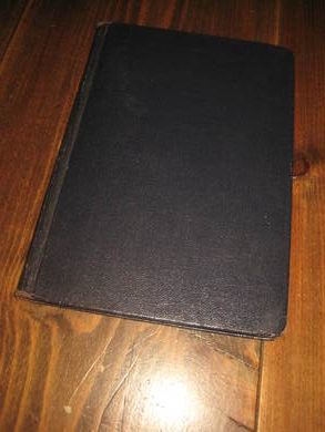 CASTBERG: F&Oslash;RERSTAT OG REPUBLIKK Forfatningsutviklingen i Tyskland og Frankrike 1936