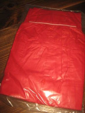 Rebo barnebukse i oiginalemballasje med lommer og skulder reimer ubrukt fra avvikla krambod p&aring; 60 tallet Noe for deg? R&oslash;d dette er nr 4