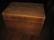 Eldre treskrin ca 30 *22 cm stort 22 cm h&oslash;gt