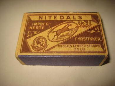 Eldre fyrstikkeske fra Nitedals Dette er eske nr 4 Fra NITEDALS T&AElig;NDSTIKK FABRIK 40 tallet