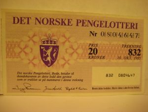 1985, trekning 832,                  DET NORSKE PENGELOTTERI.            Nr. 0804647