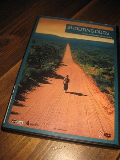 SHOOTING DOGS 2005 15 år 116 min
