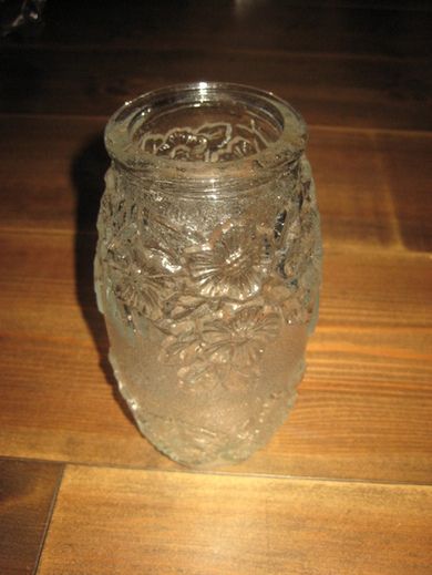 Glassvase ca 16 cm høg 70 tallet
