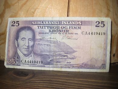 TUTTUGU OG FIMM KRONUR 1961 CA4419419