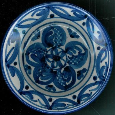 Dekorativt keramikkfat 14 cm i diameter