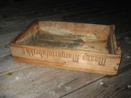 Trekasse med reklame fra Mesna Margarinfabrikk Lillehammer