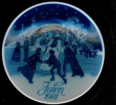 1981 JULEN Pynteplatte fra Porsgrunn Porselensfabrik