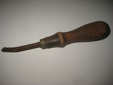 Gammelt skomakerverktøy hull i enden for tråd 40 tallet