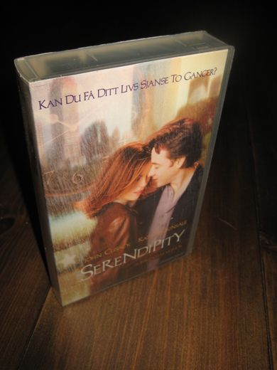 SERENDIPITY 2001 90 MIN 15 ÅR
