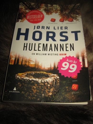 HORST, JØRN LIER: HULEMANNEN. 2014.