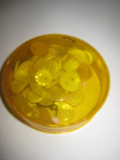 Boks med eldre knapper