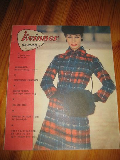 1956 nr 002 Kvinner og KLÆR