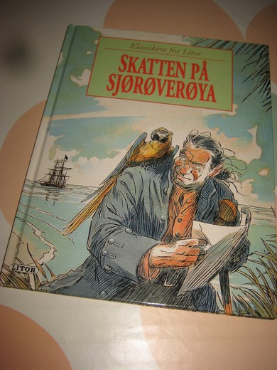 SKATTEN PÅ SJØRØVERØYA. 2000. LITOR 