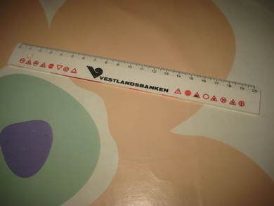 Liten plast linjal med reklame fra VESTLANDSBANKEN 20 cm lang 70-80 tallet