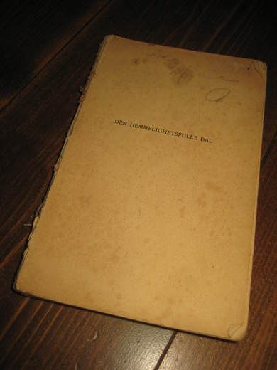 FOOTNER, HULBERT: DEN HEMMELIGHETSFULLE DAL. 1926. Mangler omslag. 