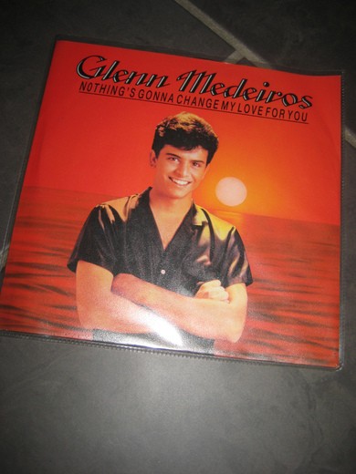 Glenn Medeiros: Nothing's gonna change my lovers for you. 1986.