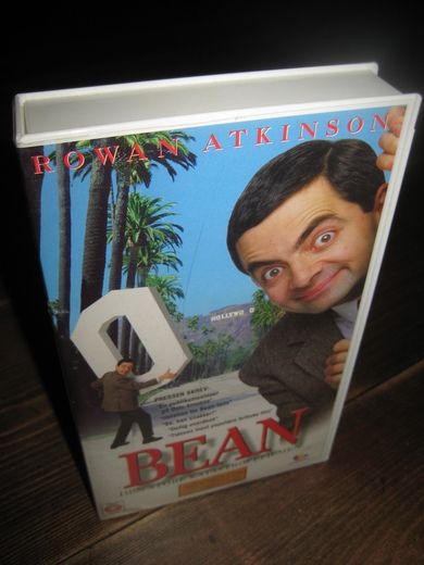 BEAN DEN STORE KATASTROFEFILMEN 1997 7 ÅR 88 MIN