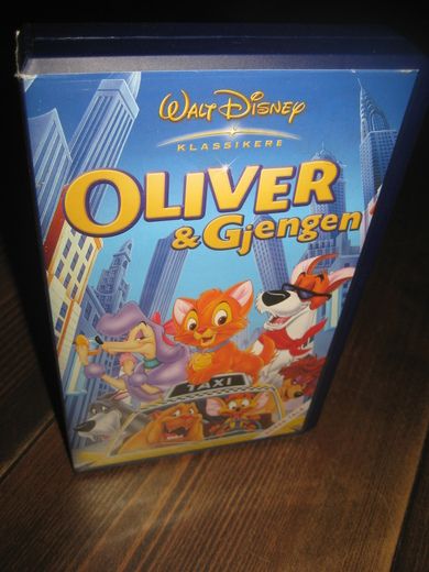 OLIVER OG GJENGEN 7 ÅR 1988 70 MIN
