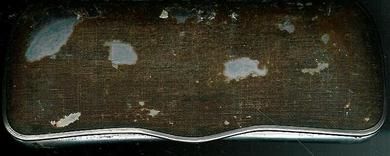 Gammelt brilleetui i metall