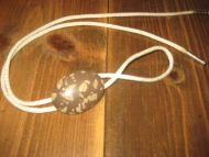 Pent halssmykke i stein for herrer 80 tallet