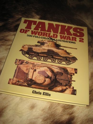 ELLIS: TANK'S OF WORLD WAR 2. 500 full colour illustrations. 1981. 