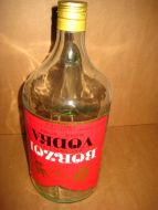 BORZOI VODKA. 2 liters flaske med hank. 70 tallet.