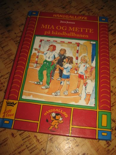 Jensen: MIA OG METTE PÅ håndballbanen. 2001.